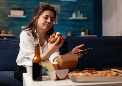 Diferença entre fome fisiológica e fome emocional