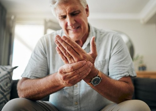 Impacto da artrite no trabalho e no ambiente profissional